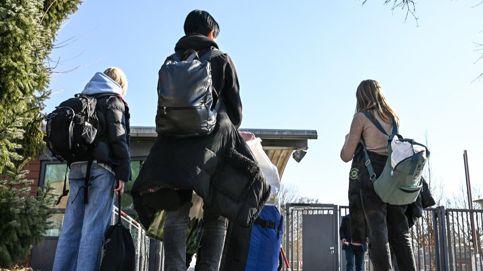 Flüchtlinge werden wie hier in Sigmaringen aus den Landeserstaufnahmeeinrichtungen in die Kommunen verteilt.Foto: dpa/Felix Kästle Flüchtlinge werden wie hier in Sigmaringen aus den Landeserstaufnahmeeinrichtungen in die Kommunen verteilt.Foto: dpa/Felix Kästle
