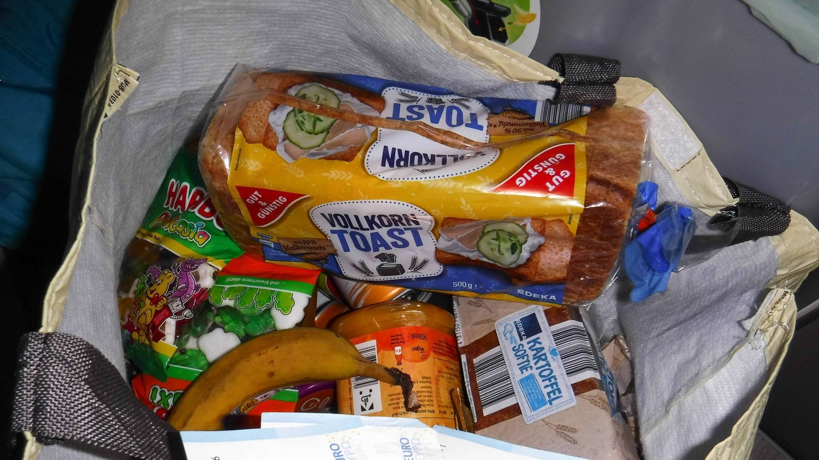Die Einkaufstüte wird immer teurer.Foto: IMAGO/Lobeca Die Einkaufstüte wird immer teurer.Foto: IMAGO/Lobeca