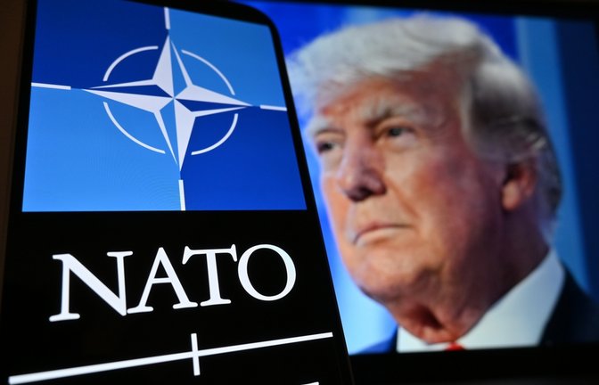 Trump droht mit Nato-Austritt der USA. Erfahren Sie, welche rechtlichen und politischen Hürden vor einem möglichen Austritt stehen und welche Folgen die für das Bündnis und Europa hat.<span class='image-autor'>Foto: miss.cabul / Shutterstock.com</span>