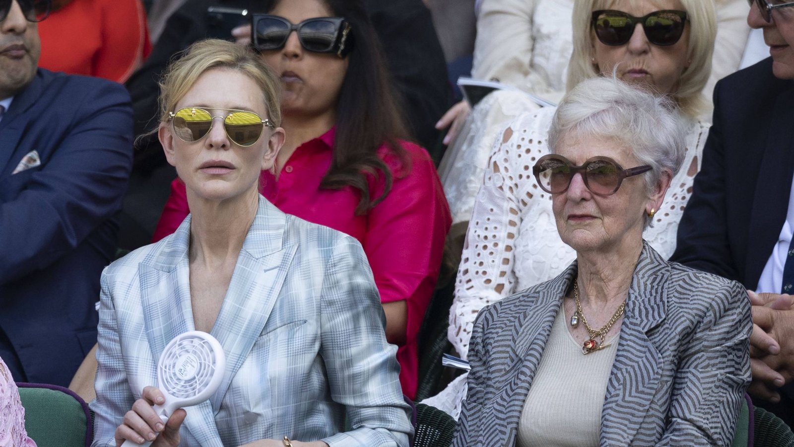 Die australische Schauspielerin Cate Blanchett kam am Turniertag zwei mit ihrer Mutter, ...Foto: IMAGO/i Images