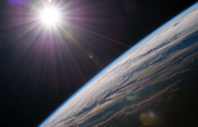 Der Erdüberlastungstag wird von der Organisation Global Footprint Network berechnet. (Handout)<span class='image-autor'>Foto: -/NASA/dpa</span>
