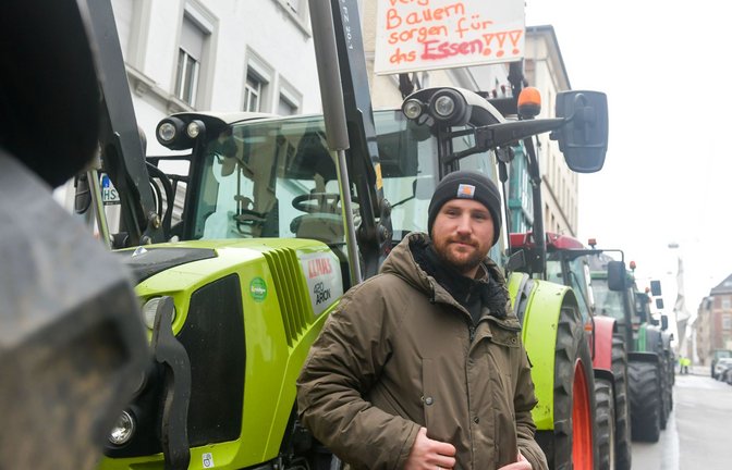 Der 33-jährige Bauer Steffen Hofmann aus dem Landkreis Karlsruhe hat sich dem Protest in Stuttgart angeschlossen.<span class='image-autor'>Foto: LICHTGUT/Max Kovalenko</span>