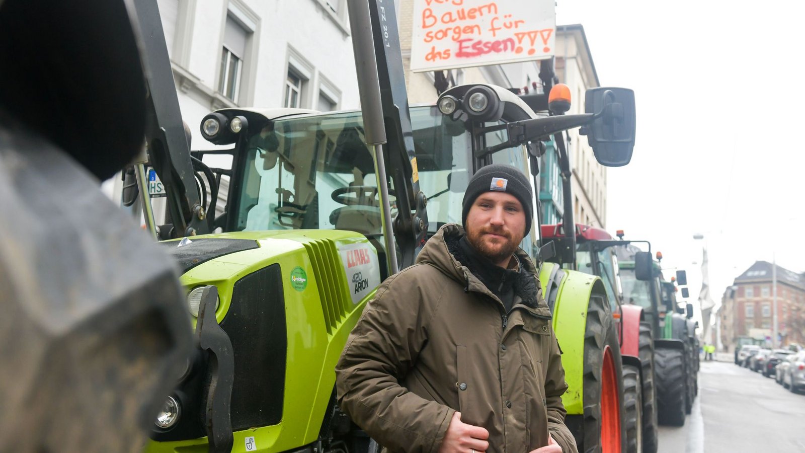 Der 33-jährige Bauer Steffen Hofmann aus dem Landkreis Karlsruhe hat sich dem Protest in Stuttgart angeschlossen.Foto: LICHTGUT/Max Kovalenko Der 33-jährige Bauer Steffen Hofmann aus dem Landkreis Karlsruhe hat sich dem Protest in Stuttgart angeschlossen.Foto: LICHTGUT/Max Kovalenko