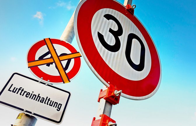 Vom kommenden Jahr an soll zunächst in drei Stuttgarter Stadtbezirken nachts Tempo 30 statt 40 gelten.<span class='image-autor'>Foto: Lichtgut/Max Kovalenko</span>