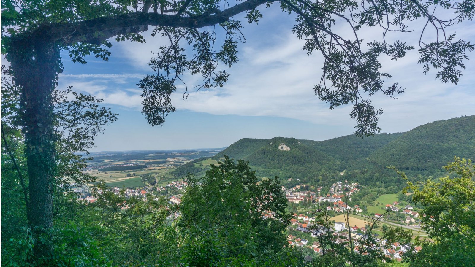 Der Rosenstein oberhalb von Heubach gehört zu den schönsten Gegenden der Schwäbischen Alb.Foto: Faltin Der Rosenstein oberhalb von Heubach gehört zu den schönsten Gegenden der Schwäbischen Alb.Foto: Faltin