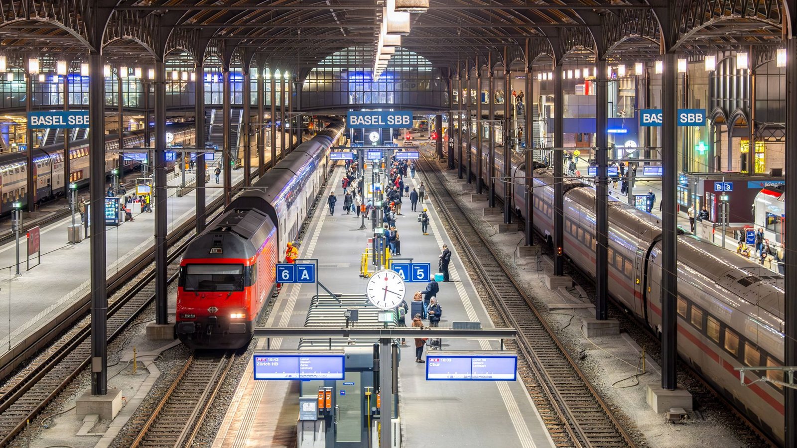 Im Bahnhof Basel SBB ist für einige Züge aus Deutschland frühzeitig Schluss.Foto: IMAGO/Zoonar Im Bahnhof Basel SBB ist für einige Züge aus Deutschland frühzeitig Schluss.Foto: IMAGO/Zoonar