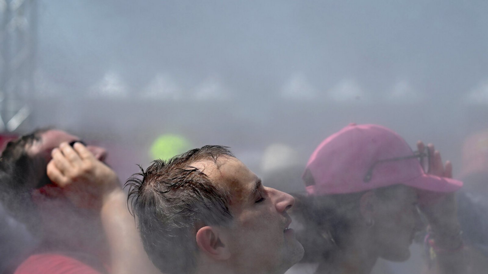 Bei den Olympischen Spielen in Paris werden Zuschauer und Athleten mit Sprühnebel abgekühlt.Foto: dpa/Sebastian Kahnert Bei den Olympischen Spielen in Paris werden Zuschauer und Athleten mit Sprühnebel abgekühlt.Foto: dpa/Sebastian Kahnert