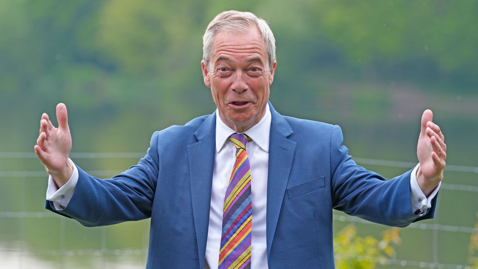 Der Chef der rechtspopulistischen Partei Reform UK gilt als Vater des Brexits und profitiert von dessen Folgen. (Archivfoto)Foto: Peter Byrne/PA Wire/dpa Der Chef der rechtspopulistischen Partei Reform UK gilt als Vater des Brexits und profitiert von dessen Folgen. (Archivfoto)Foto: Peter Byrne/PA Wire/dpa