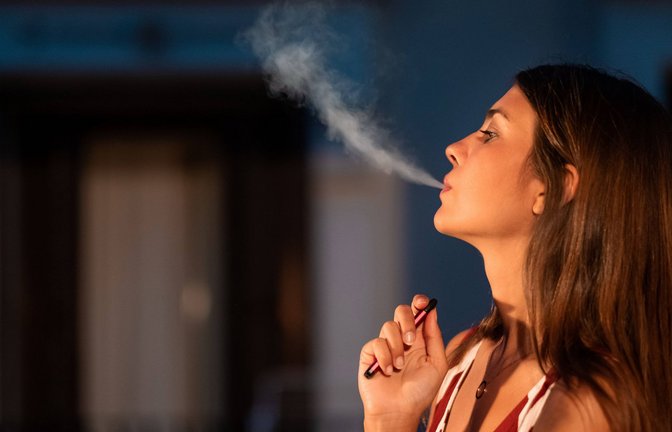 Der Vorstoß der EU-Kommission betrifft nicht nur Zigaretten, sondern auch E-Zigaretten und Vapes.<span class='image-autor'>Foto: imago//Antonio Ovejero</span>
