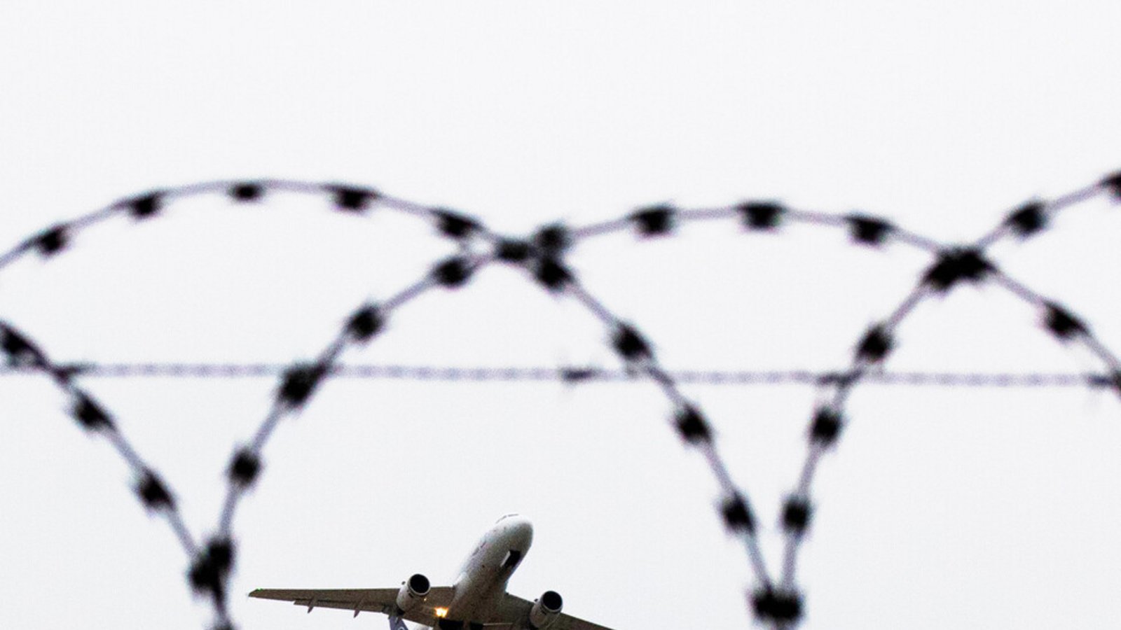 Straftäter, zumal jugendliche, sind nicht leicht abzuschieben.Foto: dpa/Julian Stratenschulte
