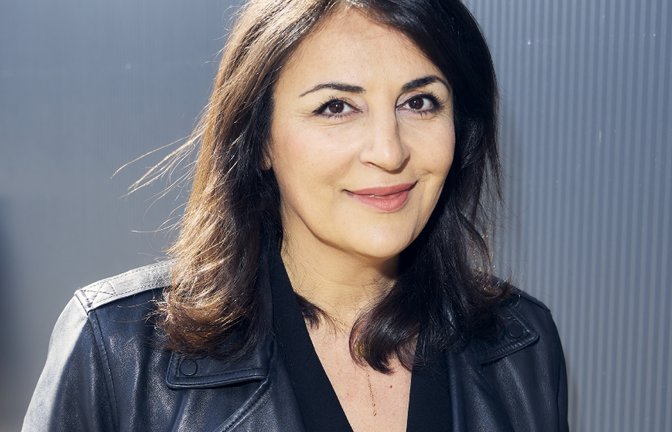 Düzen Tekkal spricht in Pforzheim über Parallelen zwischen Rechtsradikalismus und religiösem Extremismus.  <span class='image-autor'>Foto: Wenninger</span>