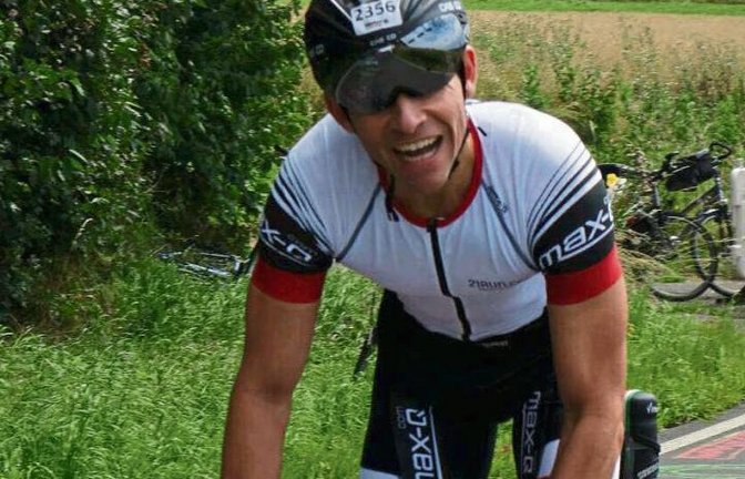 So etwas wie Thomas Fritsch’ Paradedisziplin: das Rad Fotos: privat