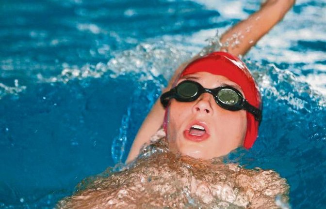 Jan Matuschowitz hat über 200 Meter Rücken bei den Bezirksmeisterschaften Mittlerer Neckar nur den undankbaren vierten Platz erreicht. Foto: Gorr