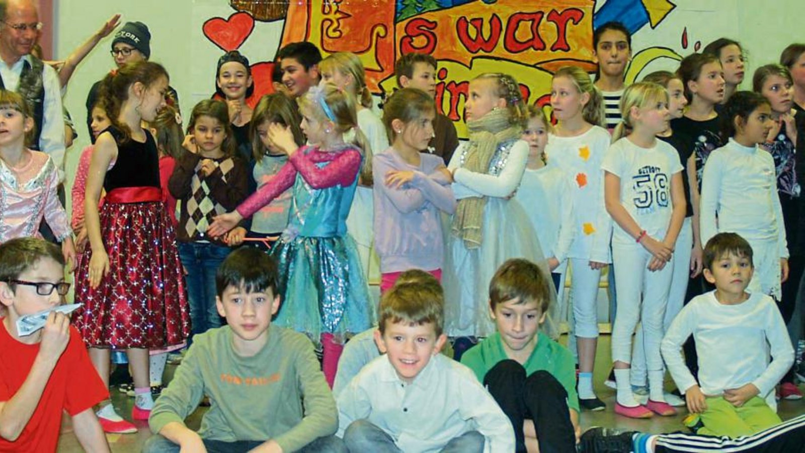 Die Kinderweihnachtsfeier in Ochsenbach entführte in eine Märchenwelt. Foto: p Die Kinderweihnachtsfeier in Ochsenbach entführte in eine Märchenwelt. Foto: p