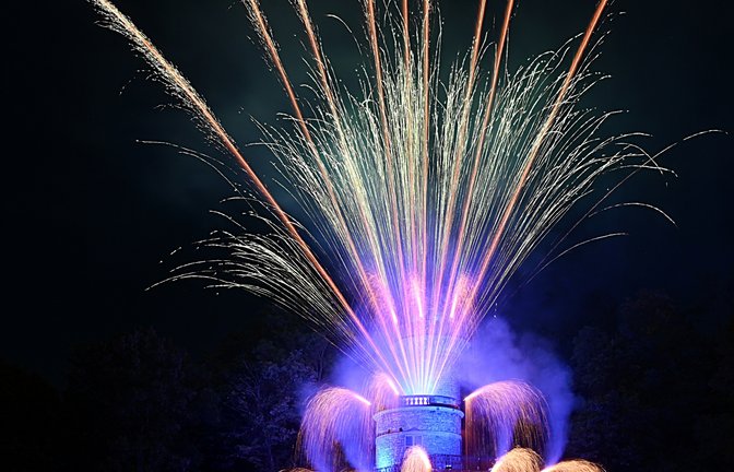 Trotz Trockenheit fand am Samstagabend das Feuerwerk an der Emichsburg im Blühenden Barock in Ludwigsburg statt – ohne Zwischenfälle.  <span class='image-autor'>Foto: Kuhnle</span>