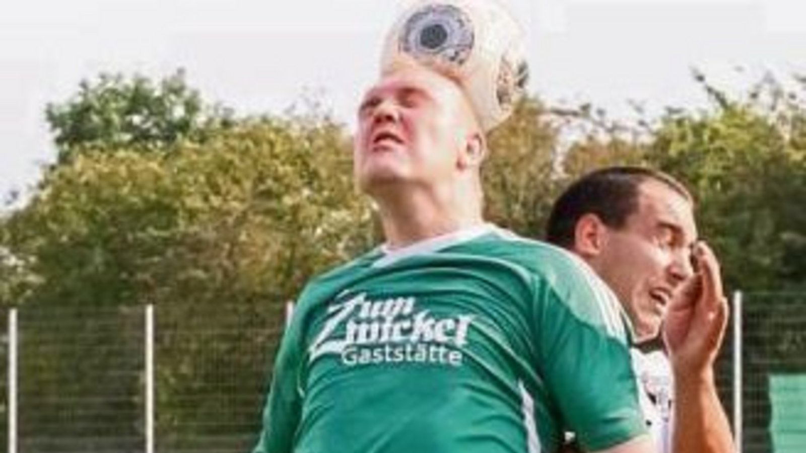 Sascha Burger (vorne) ist Iptingens Top-Torjäger. Auch in der Vorbereitung netzte er in drei Spielen dreimal ein. Foto: Simecek