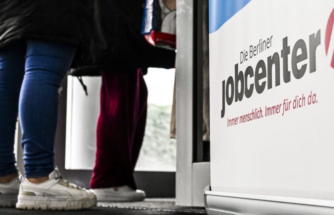 Der Wechsel vom Bürgergeld auf Grundsicherungsgeld: Die Kunden merken noch nicht so viel, aber die Mitarbeitenden im Jobcenter schon.<span class='image-autor'>dpa</span>
