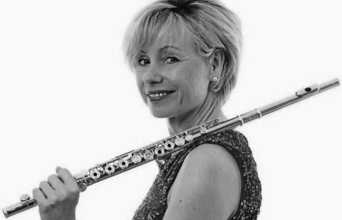 Flötistin Verena Guthy-Homolka wird als Solistin zu hören sein.  Foto: p