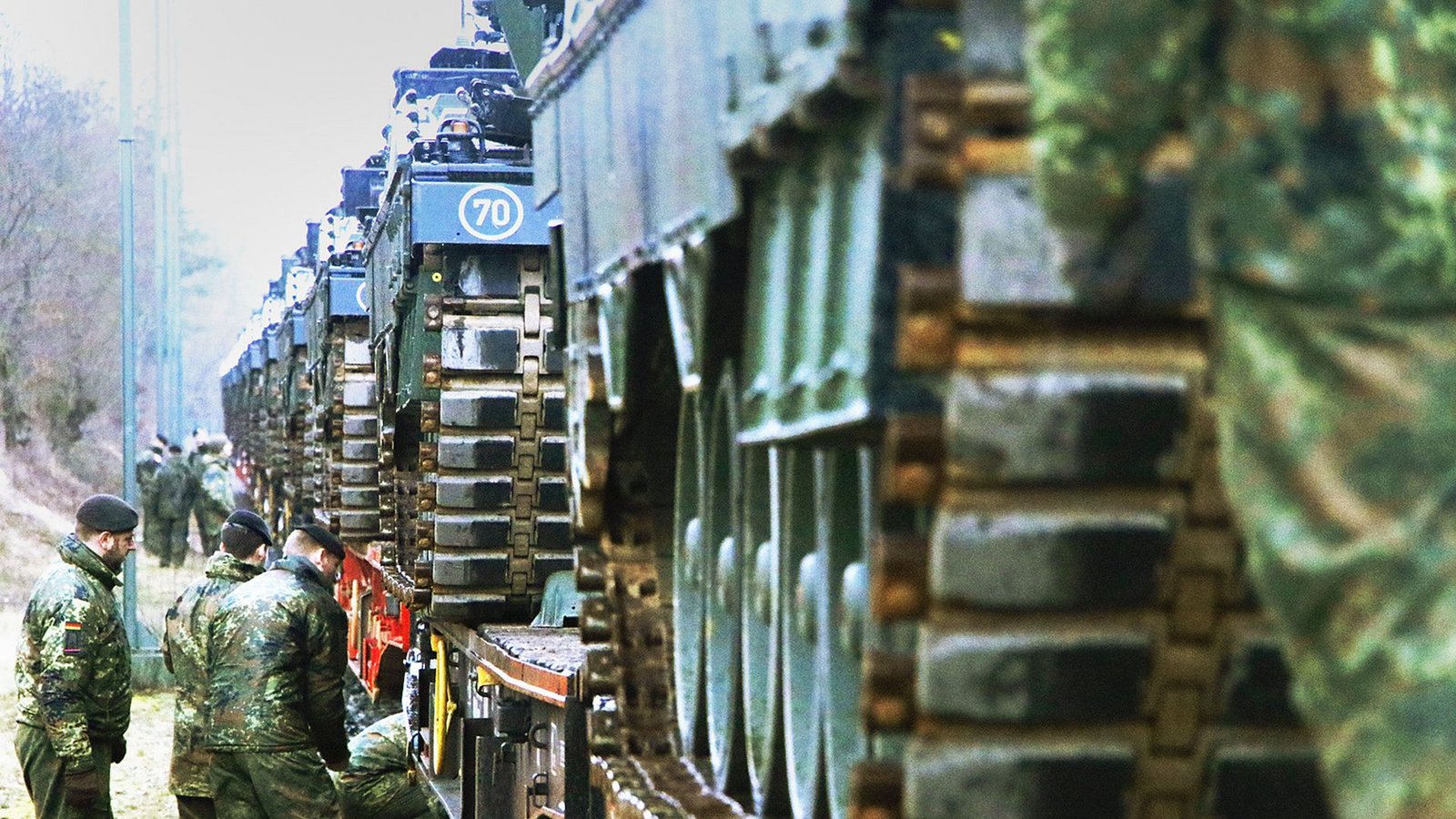 Nach ihrer Rückkehr aus Litauen entladen Soldaten des Hardheimer Panzerbataillons 363 in Tauberbischofsheim ihre Leopard 2.Foto: Nach ihrer Rückkehr aus Litauen entladen Soldaten des Hardheimer Panzerbataillons 363 in Tauberbischofsheim ihre Leopard 2.Foto: 