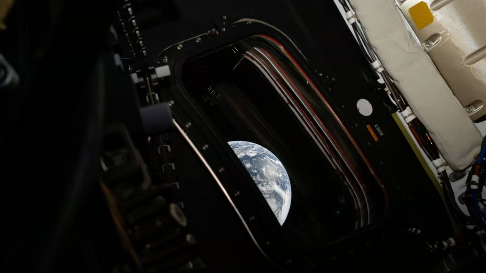 Rund zehn Tage lang sind die Astronauten mit der "Orion"-Kapsel unterwegs.Foto: Reid Wiseman/NASA/AP/dpa
