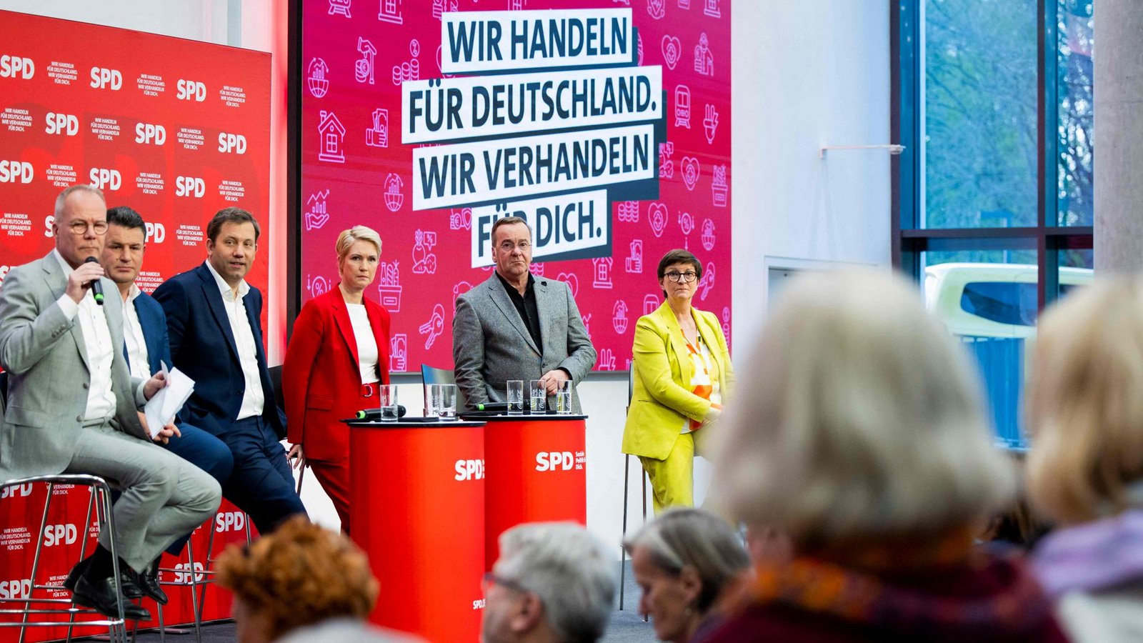 Für die SPD-Spitze entscheidet sich in den kommenden zwei Wochen, ob die Verhandlungen mit der Union erfolgreich waren.Foto: AFP/MICHAEL MATTHEY