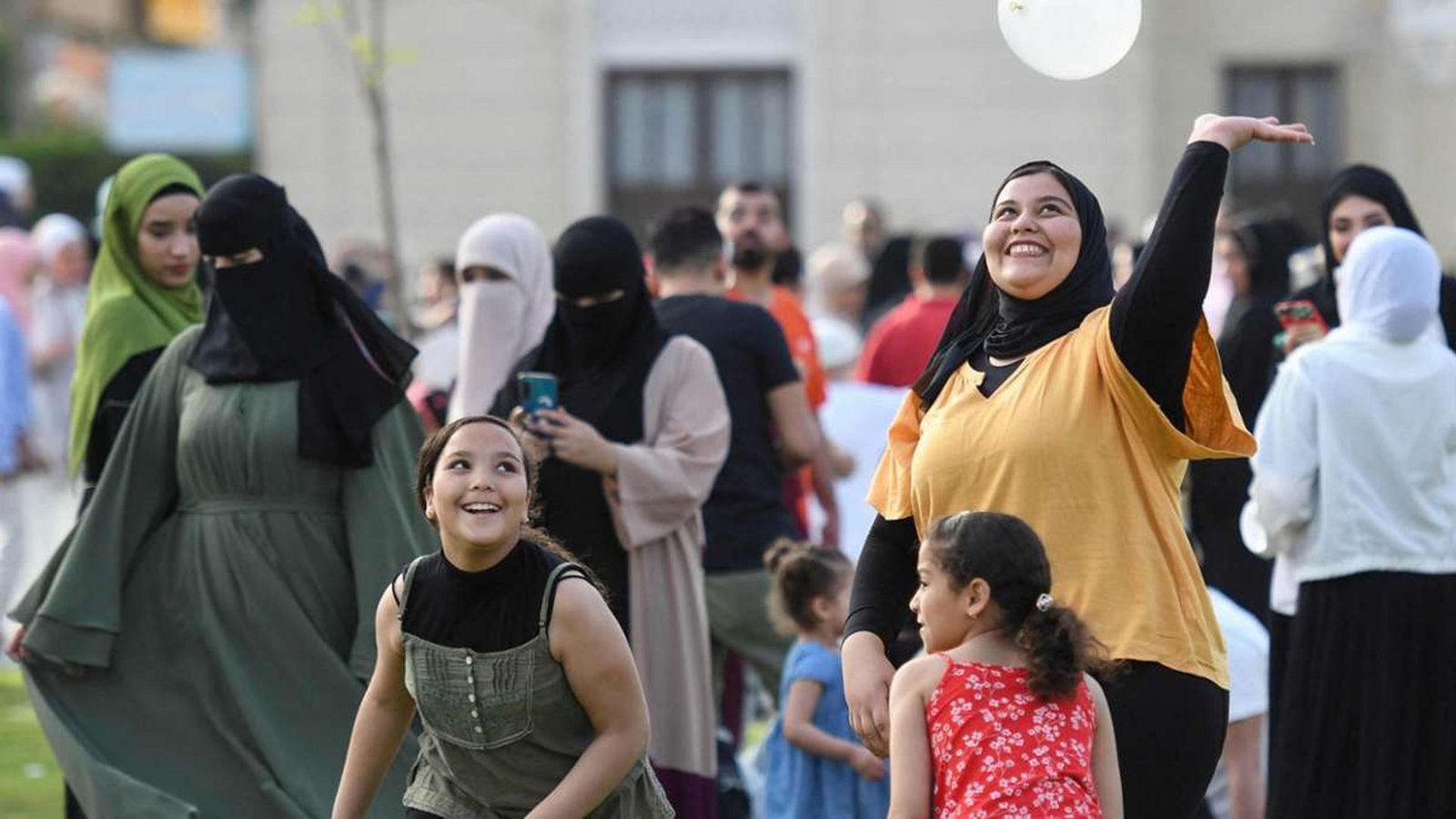 Muslime auf der ganzen Welt feiern das Fest des Fastenbrechens Eid al-Fitr. Das Fest markiert das Ende des heiligen Fastenmonats Ramadan.Foto: Archiv/Ahmed Hasan/AFP Muslime auf der ganzen Welt feiern das Fest des Fastenbrechens Eid al-Fitr. Das Fest markiert das Ende des heiligen Fastenmonats Ramadan.Foto: Archiv/Ahmed Hasan/AFP