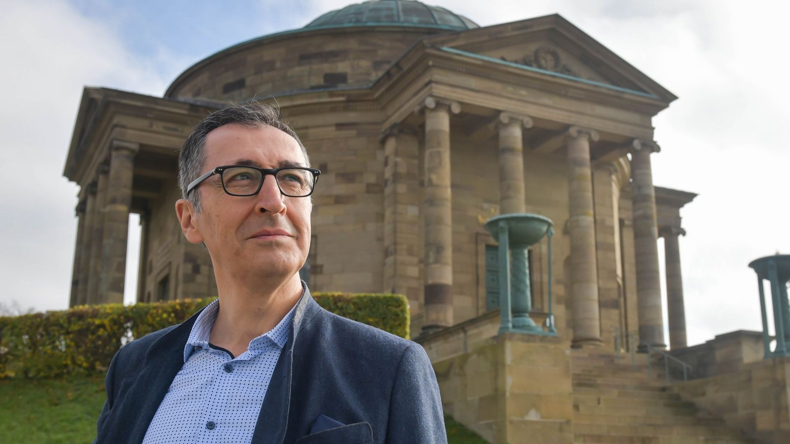Cem Özdemir vor der Württembergischen GrabkapelleFoto: LICHTGUT / Max Kovalenko Cem Özdemir vor der Württembergischen GrabkapelleFoto: LICHTGUT / Max Kovalenko