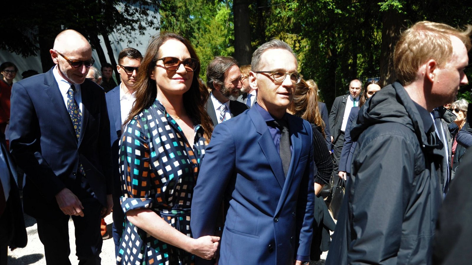 Händchenhaltend zeigen sich Maas und Wörner 2019 bei der Biennale in Venedig.Foto: imago images / Manfred Segerer/Manfred Segerer