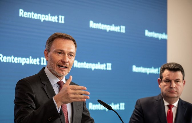 Finanzminister Christian Lindner (FDP) und Arbeitsminister Hubertus Heil (SPD, re.)<span class='image-autor'>Foto: dpa/Michael Kappeler</span>
