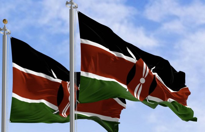 Schwarz, rot, grün – diese Farben zieren die Flagge von Kenia.<span class='image-autor'>Foto: IMAGO/Zoonar/IMAGO/Zoonar.com/Valerio Rosati</span>