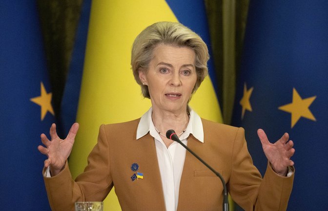 Ursula von der Leyen hat am Donnerstag ein weiteres Sanktionspaket gegen Russland angekündigt.<span class='image-autor'>Foto: dpa/Efrem Lukatsky</span>