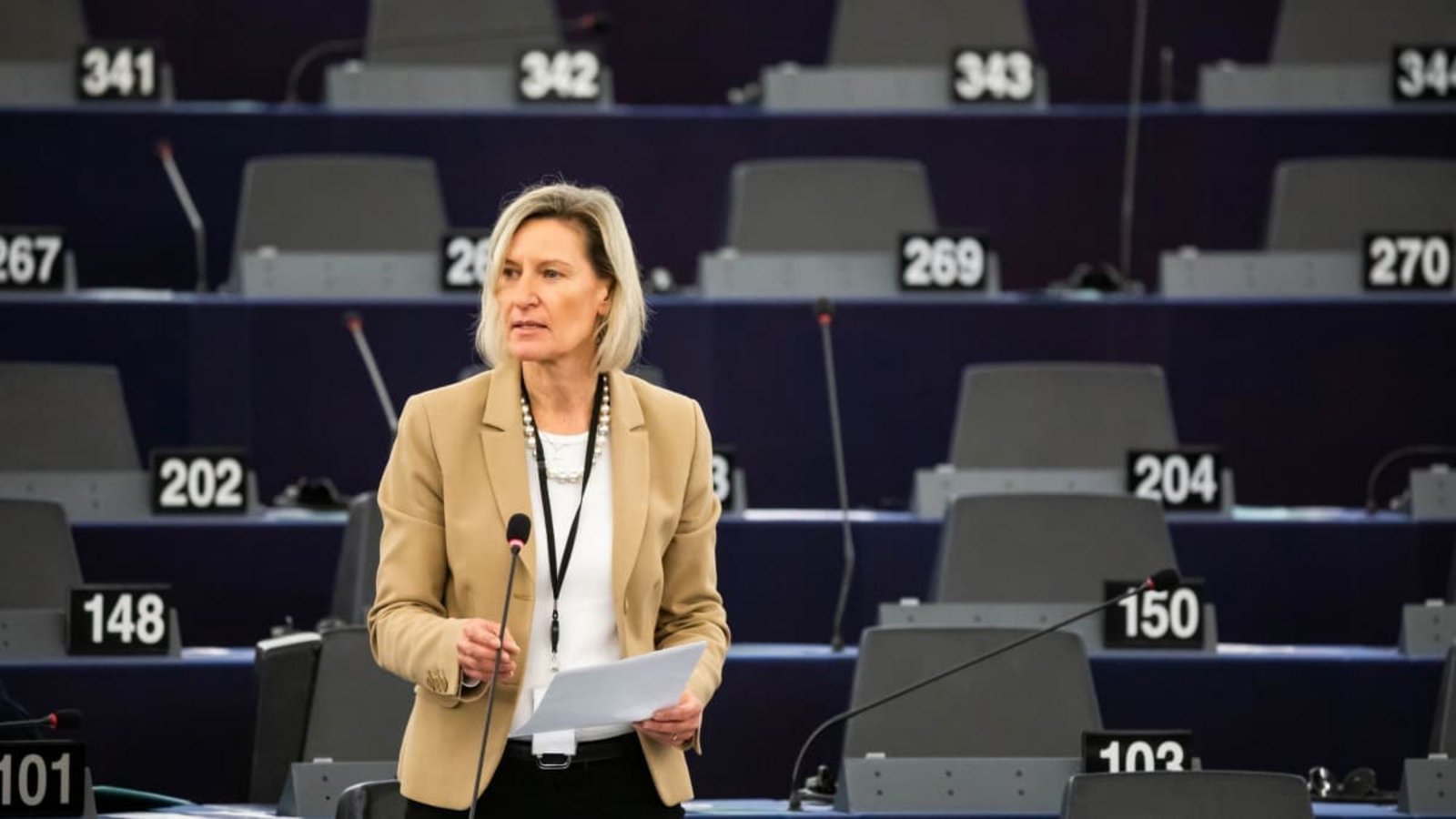 Die CSU-Vizevorsitzende und Europaabgeordnete Angelika Niebler kandidiert nach der Debatte um Betrugsvorwürfe nicht erneut für den Co-Vorsitz der CDU/CSU-Gruppe im EU‑Parlament (Archivfoto).Philipp von Ditfurth/dpa Die CSU-Vizevorsitzende und Europaabgeordnete Angelika Niebler kandidiert nach der Debatte um Betrugsvorwürfe nicht erneut für den Co-Vorsitz der CDU/CSU-Gruppe im EU‑Parlament (Archivfoto).Philipp von Ditfurth/dpa