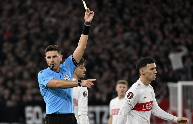 Bilal El Khannouss sah in der vergangenen Saison in der Europa League drei Gelbe Karten.<span class='image-autor'>IMAGO/Michael Weber</span>