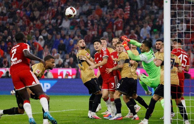 Fabian Bredlow sorgte mit mehreren Glanzparaden dafür, dass der VfB Stuttgart nicht noch schlimmer abgeschossen wurde.<span class='image-autor'>ALEXANDRA BEIER/afp</span>