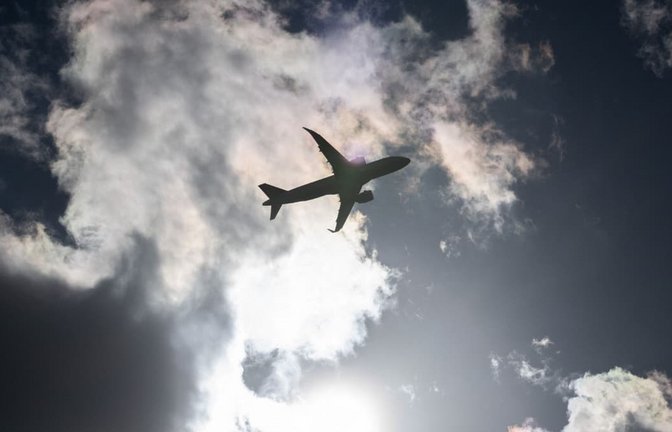 Schock über den Wolken (Symbolbild).<span class='image-autor'>Boris Roessler/dpa</span>