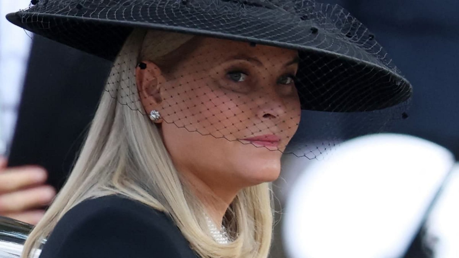 NORWAY-ROYALS-HARALD-FUNERAL: Queen Mette-Marit of Norway arrives for the funeral ceremony of late King Harald V of Norway in front the Cathedral in Oslo on September 9, 2026. (Photo by Odd ANDERSEN / AFP)ODD ANDERSEN/afp