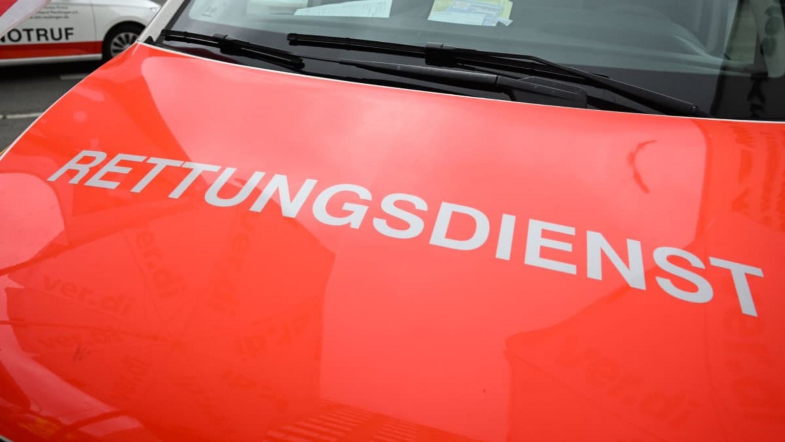 Für den Piloten kam jede Hilfel zu spät. Er überlebte den Absturz nicht. (Symbolbild)Bernd Weißbrod/dpa Für den Piloten kam jede Hilfel zu spät. Er überlebte den Absturz nicht. (Symbolbild)Bernd Weißbrod/dpa