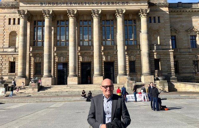 Frank Post, pensionierter Grundschulrektor aus Niedersachsen, steht vor dem Bundesverwaltungsgericht in Leipzig. Dessen frühere Überstunden haben das Bundesverwaltungsgericht beschäftigt.<span class='image-autor'>André Jahnke/dpa</span>