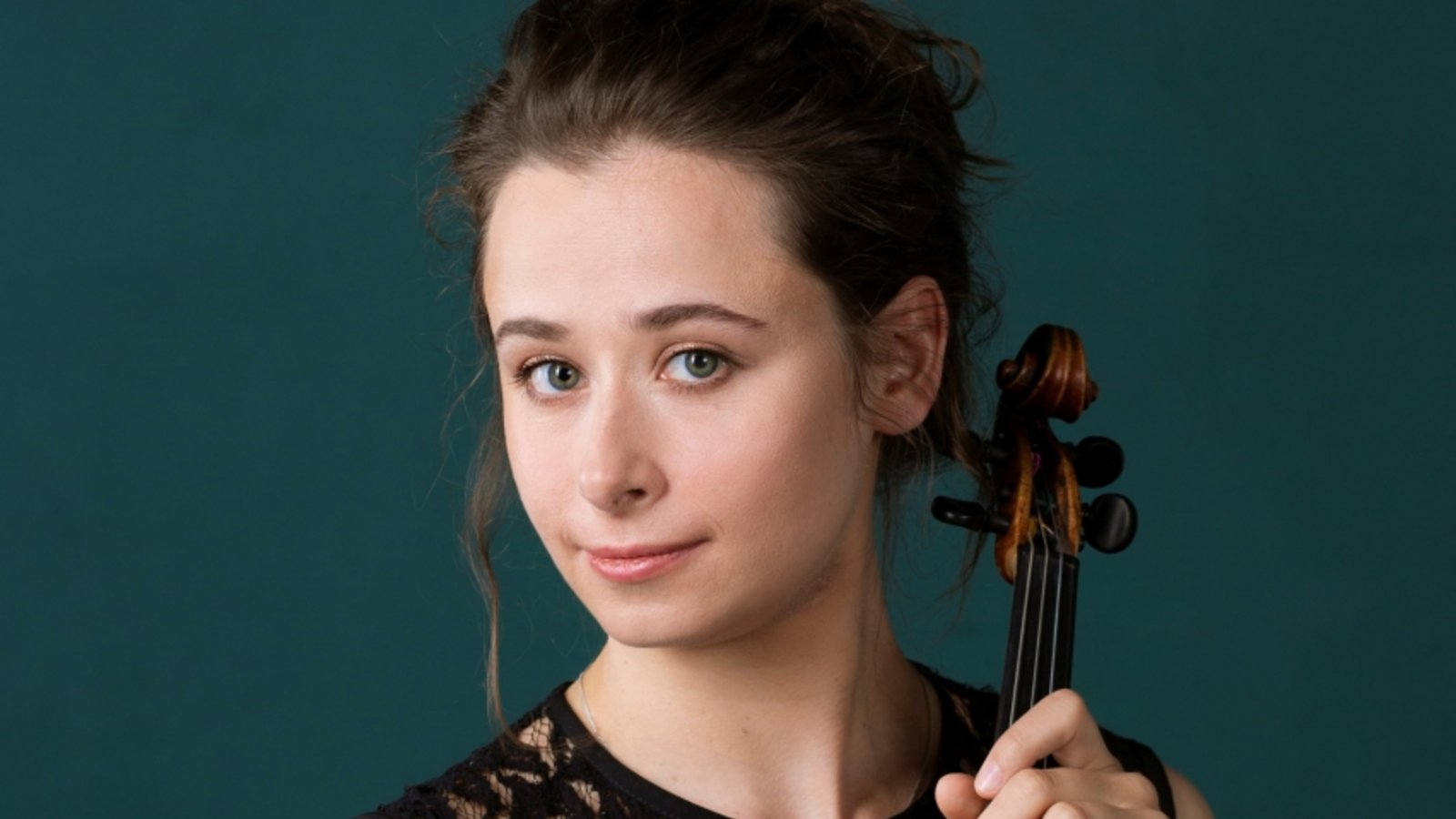 Maryana Osipova begleitet die Sinfoniker als Solistin mit der Geige.  Foto: p