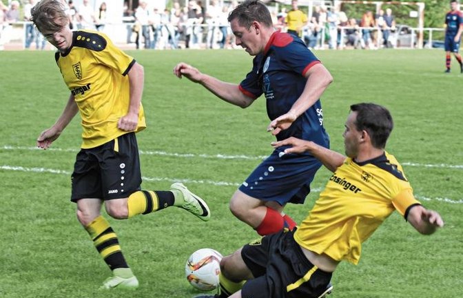 Die SGM Roßwag/Mühlhausen mit Benjamin Schwab (Mitte) hat zum Spitzenspiel der Fußball-Kreisliga B 7 schon am Samstag die SGM Sachsenheim in Mühlhausen zu Gast. Foto: Nachreiner