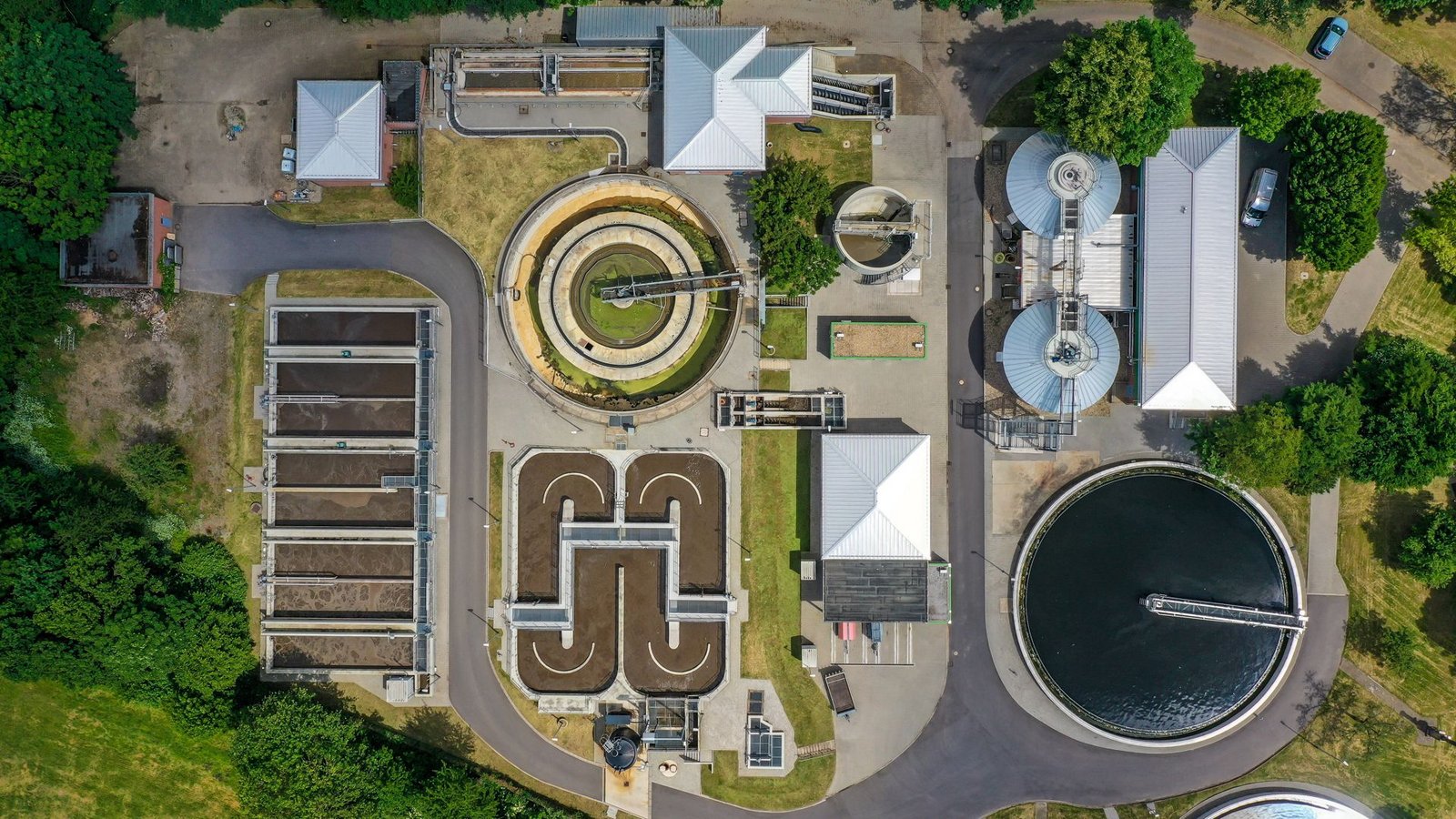 Die Klärwerke stehen vor riesigen Herausforderungen, es bieten sich ihnen aber auch riesige Chancen.Foto: /IMAGO/Rupert Oberhäuser Die Klärwerke stehen vor riesigen Herausforderungen, es bieten sich ihnen aber auch riesige Chancen.Foto: /IMAGO/Rupert Oberhäuser