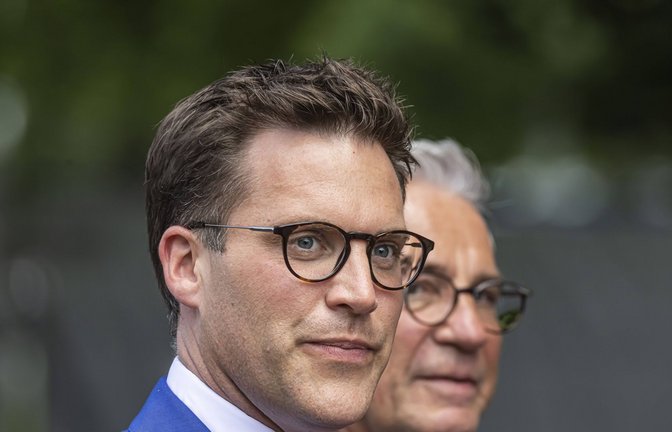 Es sieht so aus, als habe CDU-Landeschef Manuel Hagel nach der knappen Wahlniederlage Tritt gefasst. Doch noch verlaufen die Verhandlungen von CDU und Grünen zäh. Immer dabei: Innenminister Thomas Strobl.<span class='image-autor'>Foto: IMAGO/imagebroker</span>