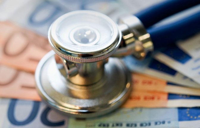 Die private Krankenversicherung kann im Alter zum Problem  werden.<span class='image-autor'>Foto: Franziska Gabbert/dpa</span>