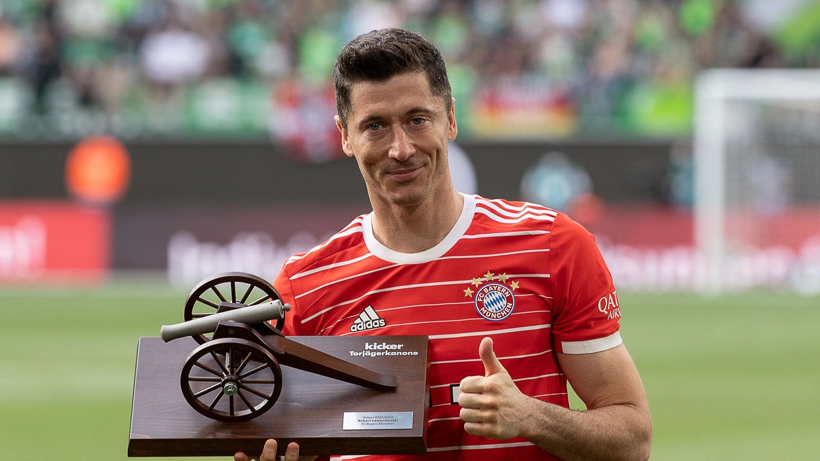 Bayern-Star Robert Lewandowski hat zum fünften Mal die Torjäger-Kanone gewonnen.Foto: Swen Pförtner/dpa