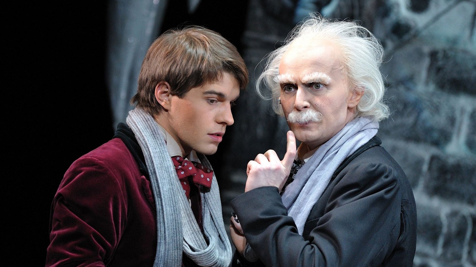 2010: Christian Stadlhofer (r) als Professor Abronsius und Krisha Dalke als AlfredFoto: dpa/Uwe Anspach 2010: Christian Stadlhofer (r) als Professor Abronsius und Krisha Dalke als AlfredFoto: dpa/Uwe Anspach