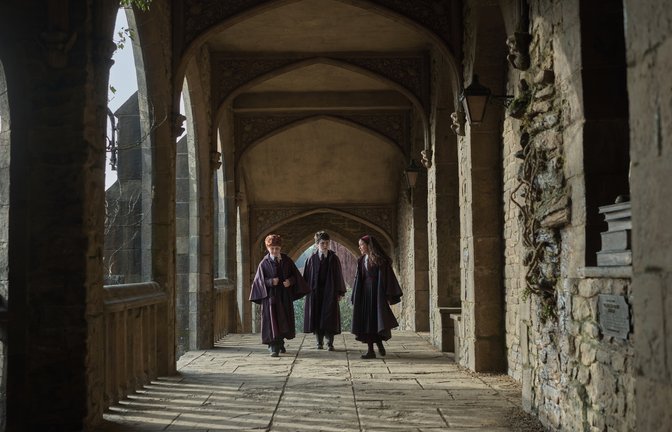 Alastair Stout, Dominic McLaughlin and Arabella Stanton<span class='image-autor'>Foto: Aidan Monaghan/HBO</span>
