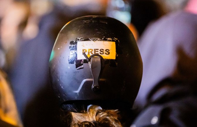 Schutz ist notwendig: Pressevertreter bei einer propalästinensischen Demonstration in Berlin<span class='image-autor'>Foto: dpa/Christoph Soeder</span>