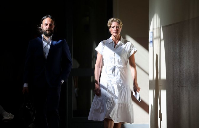 Christina Block und ihr Anwalt Ingo Bott auf dem Weg ins Gericht.<span class='image-autor'>Foto: Christian Charisius/dpa</span>