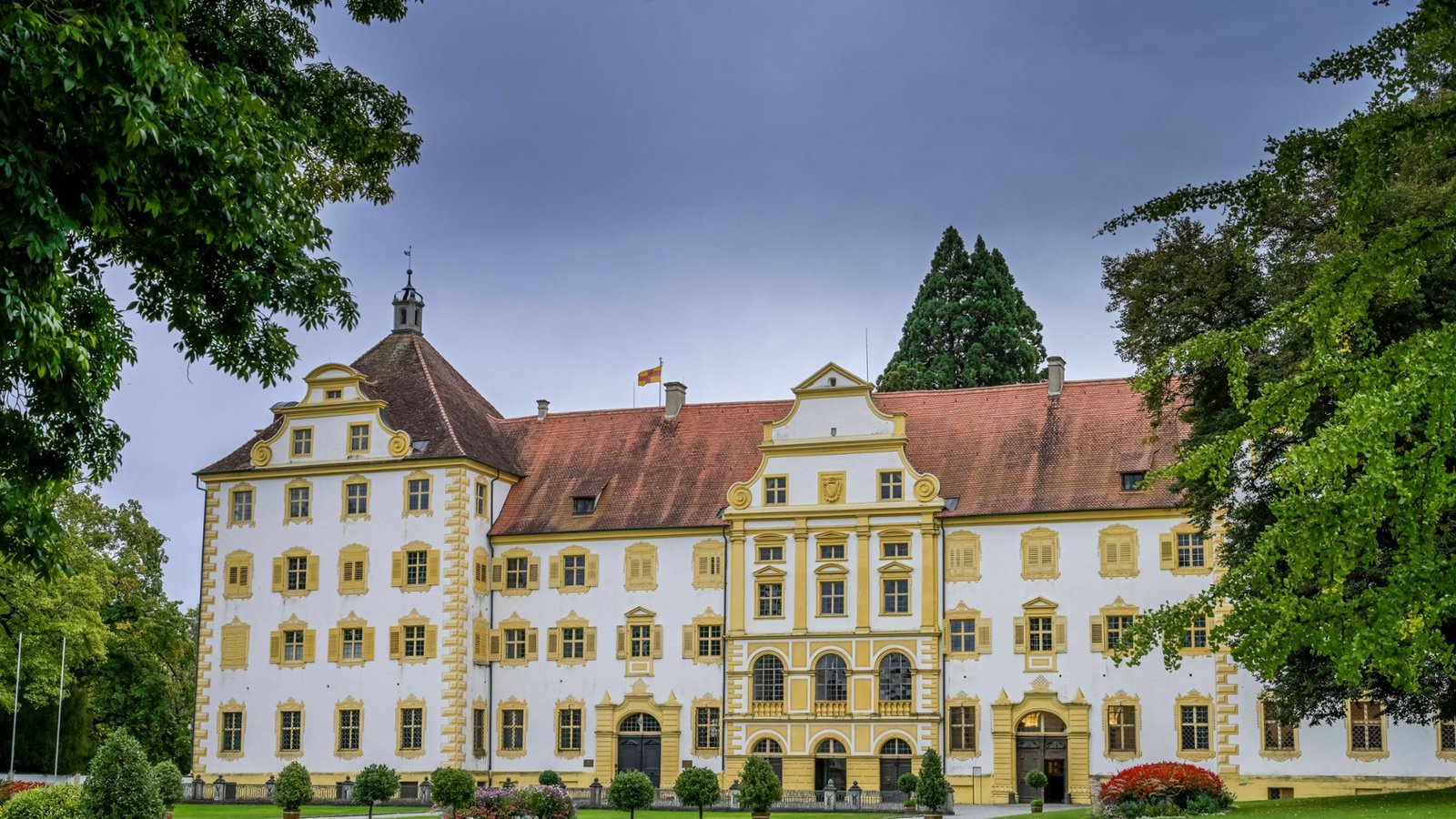 Noch immer lebt die Familie auf Schloss Salem – obwohl die weitläufige ehemalige Klosteranlage seit 2009 dem Land Baden-Württemberg gehört.Foto: Imago/Schöning