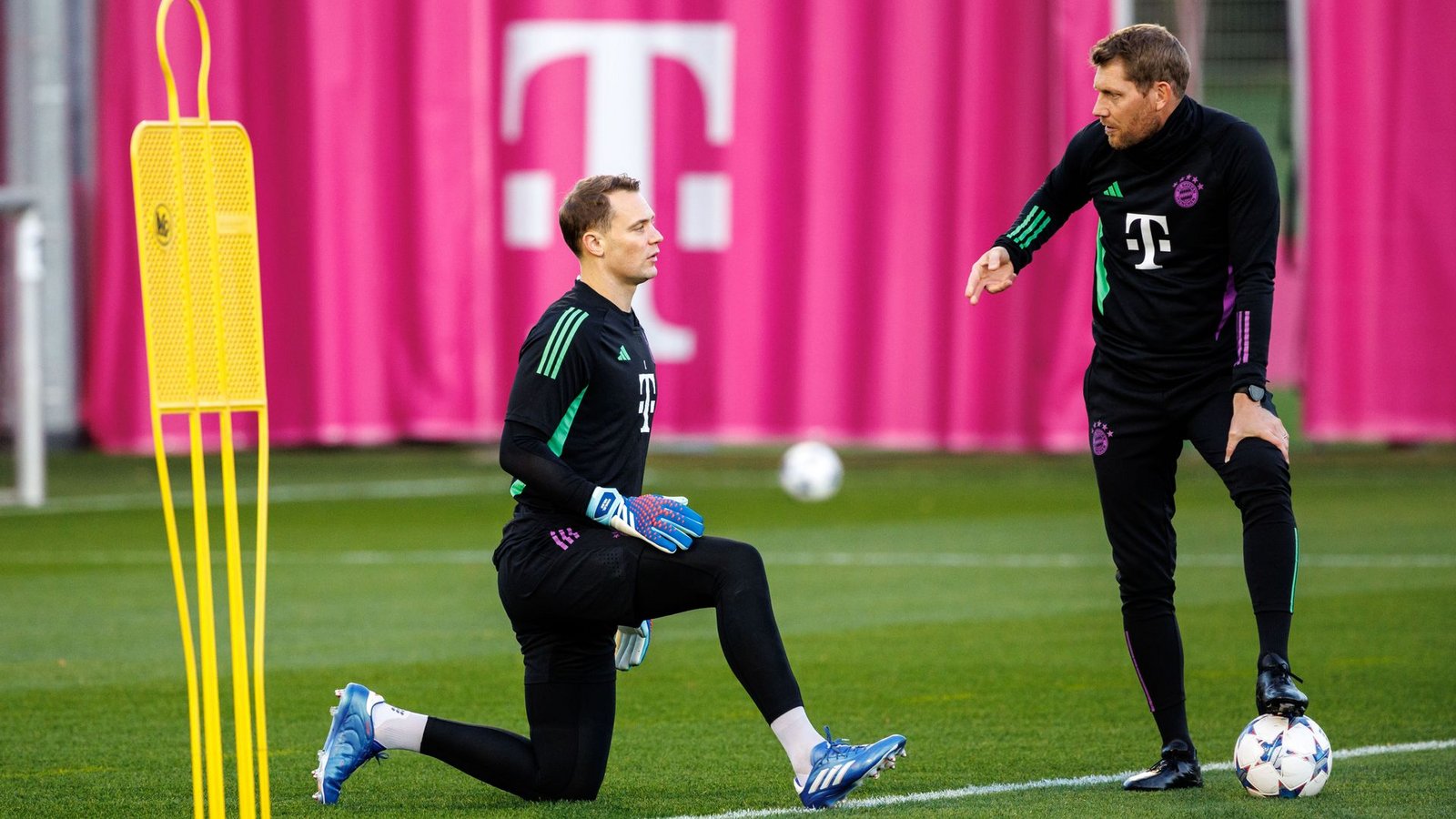 Bayerns Schlussmann Manuel Neuer fällt für das Duell mit Borussia Dortmund aus.Foto: Matthias Balk/dpa